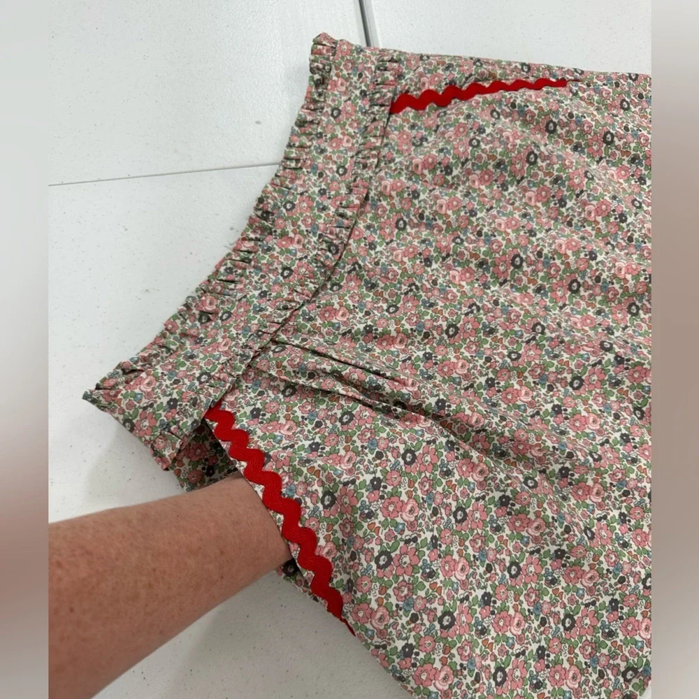 English Factory Micro Floral Ruffle Waist Shorts Red Trim Cottagecore Size Large